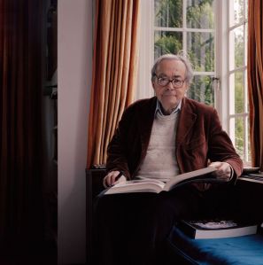 George Steiner en su casa GB, 2005 por Peter Marlow Magnum fotos